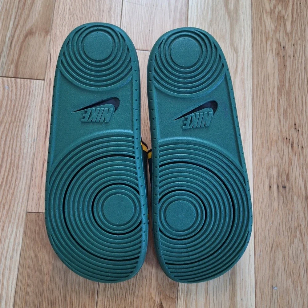 Nike green bay